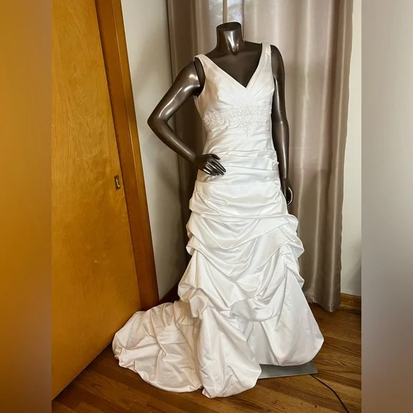 David's Bridal | Dresses | White Davids Bridal Style Wg328 Size 2 Wedding Gown | Poshmark David's Bridal | Dresses | White Davids Bridal Style Wg328 Size 2 Wedding Gown | Poshmark